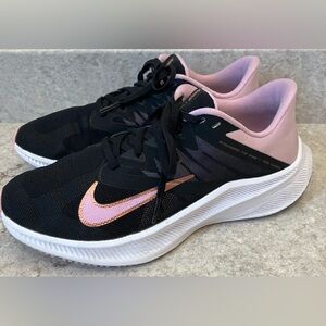 Nike Quest 3 Black White Pink Casual Running  shoes women’s size 9